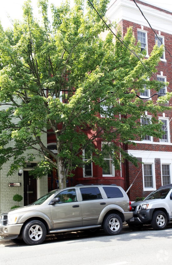 Building Photo - 904 Prince St