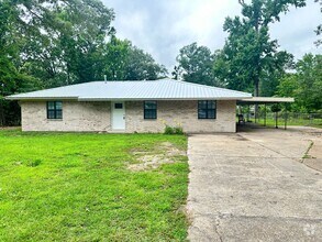 Building Photo - 127 Lawrence Dr