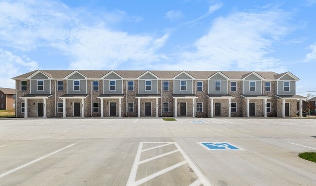 Building Photo - 3854 Jockey Dr