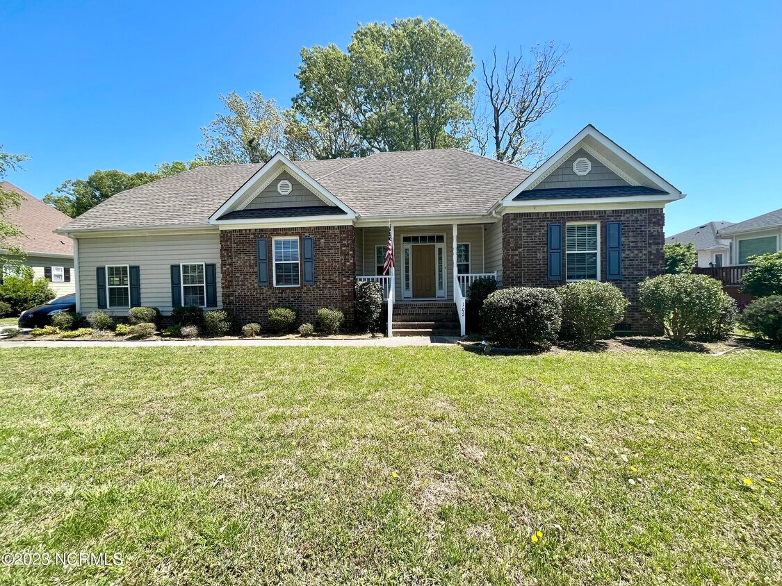 102 Pelican Pointe Dr, Elizabeth City, NC 27909 House Rental in