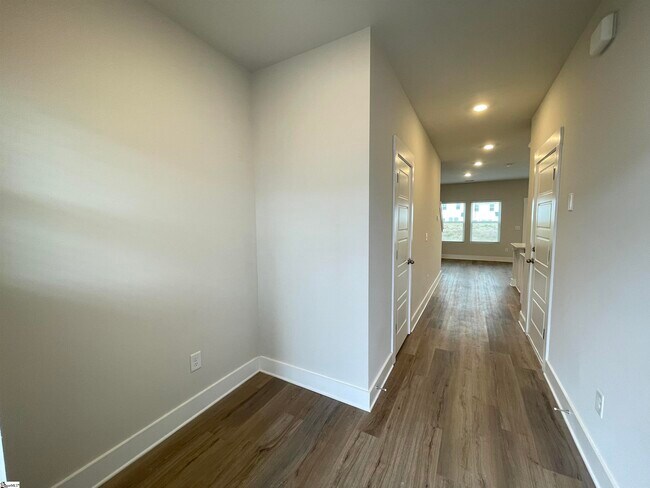 Building Photo - 34 Beachley Pl