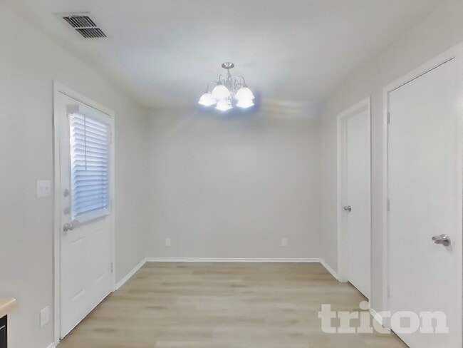 Building Photo - 2615 Thunder Gulch