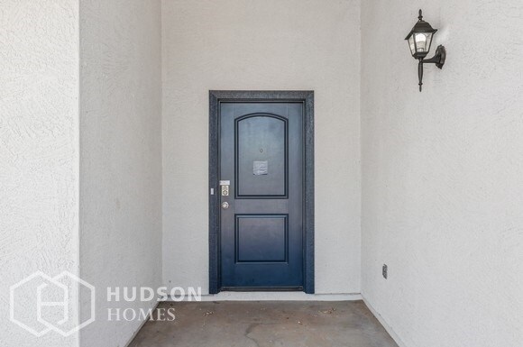 Building Photo - Get 1st FULL MONTH”S RENT FREE! - 5015 E A...