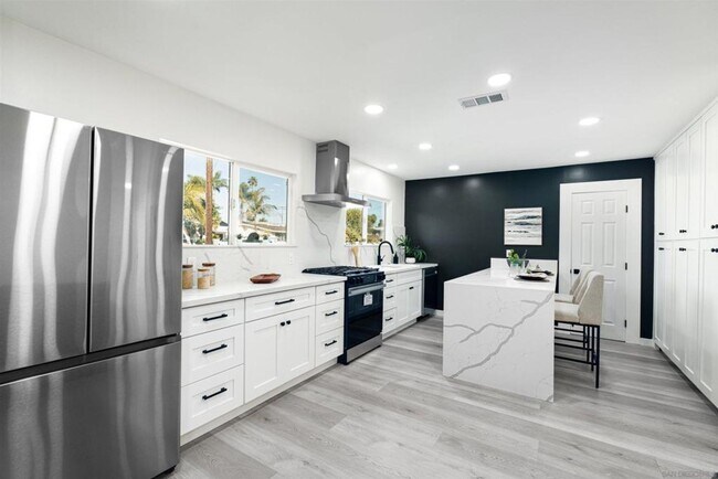 Foto del edificio - Charming Remodeled Home in Clairemont! Ope...