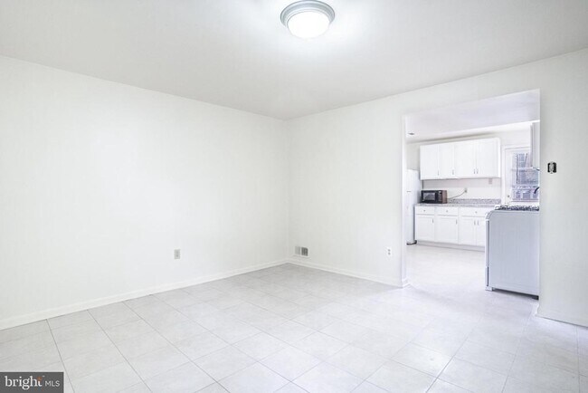 Foto del edificio - 4510 Washington Blvd