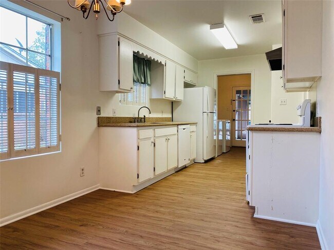 Foto del edificio - 6195 Afton Ln