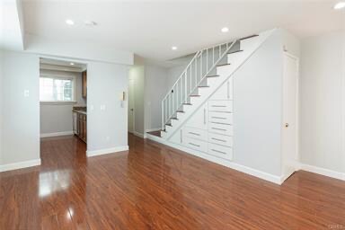 Building Photo - 525 E Verdugo Ave