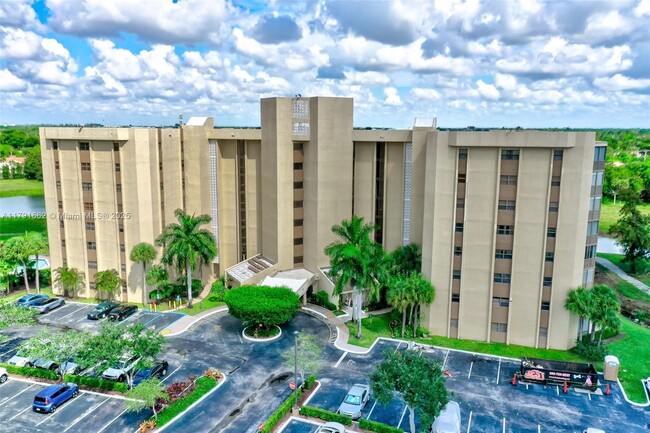 Foto del edificio - 7400 Radice Ct