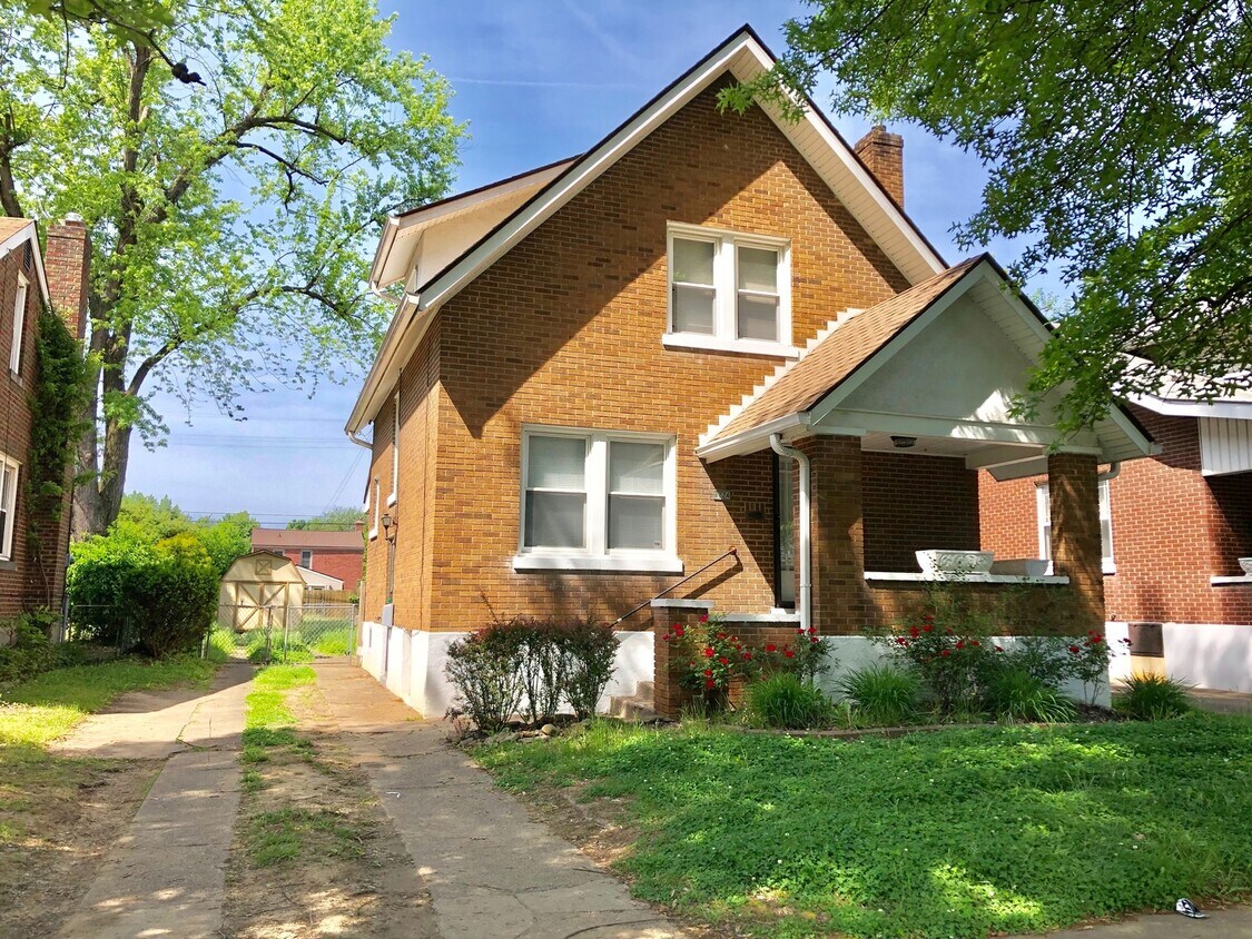 Foto principal - Beautiful 2 Bedroom/2 Bath South End Home ...