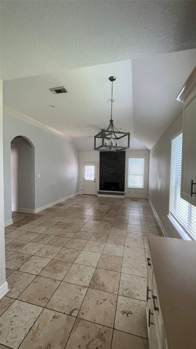 Foto del edificio - 2402 Raintree Village Dr