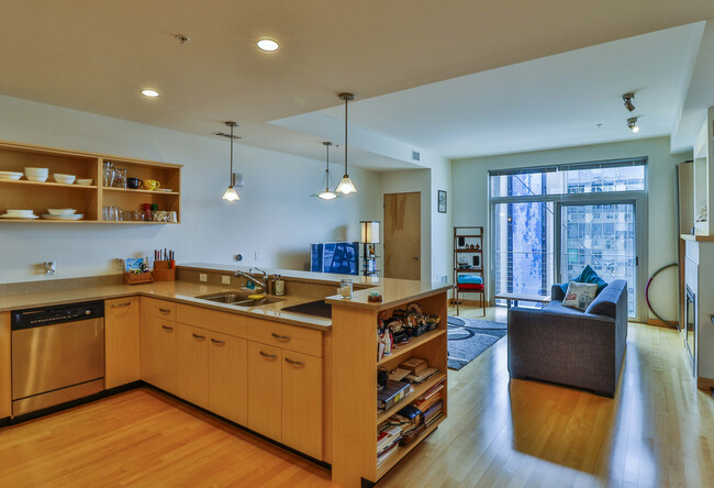 Foto del edificio - 309 W Washington Ave