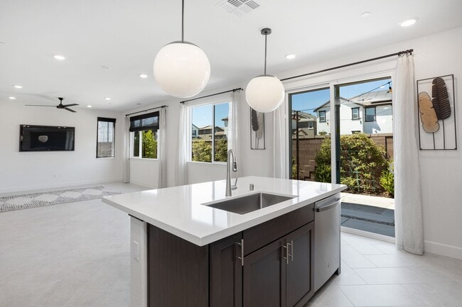 Building Photo - Gorgeous Home to Rent in Folsom!