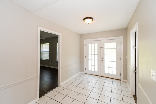 Building Photo - 8257 Knotts Landing Dr N