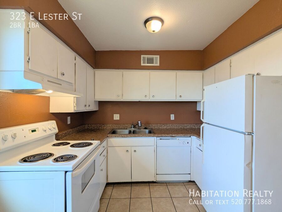 Primary Photo - 2Bed/1Bath University Area, Triplex at Sug...