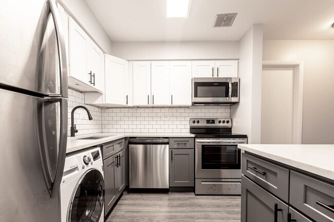 Building Photo - Grand Park Apartments