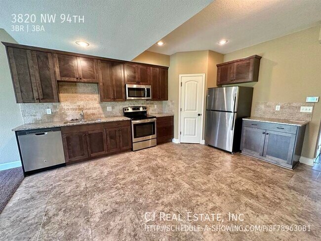 Foto del edificio - 3820 NW 94th-