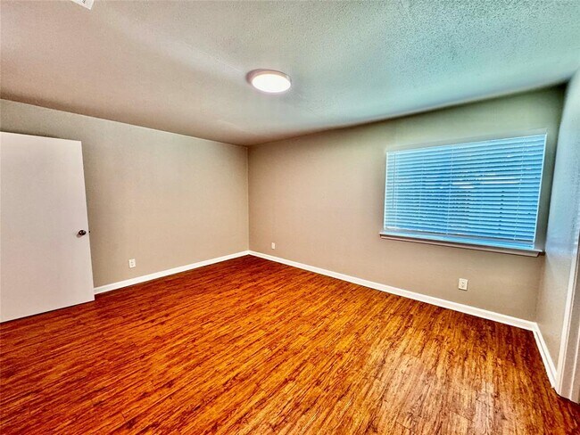 Foto del edificio - 9308 Independence Loop