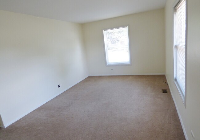 Foto del edificio - 16840 Highview Ave