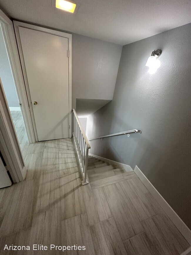 Building Photo - 2 br, 1.5 bath House - 1233 N 47th Place