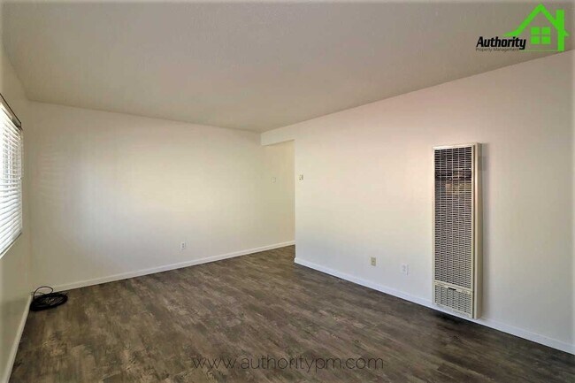 Foto del edificio - 5375 Rosswood St