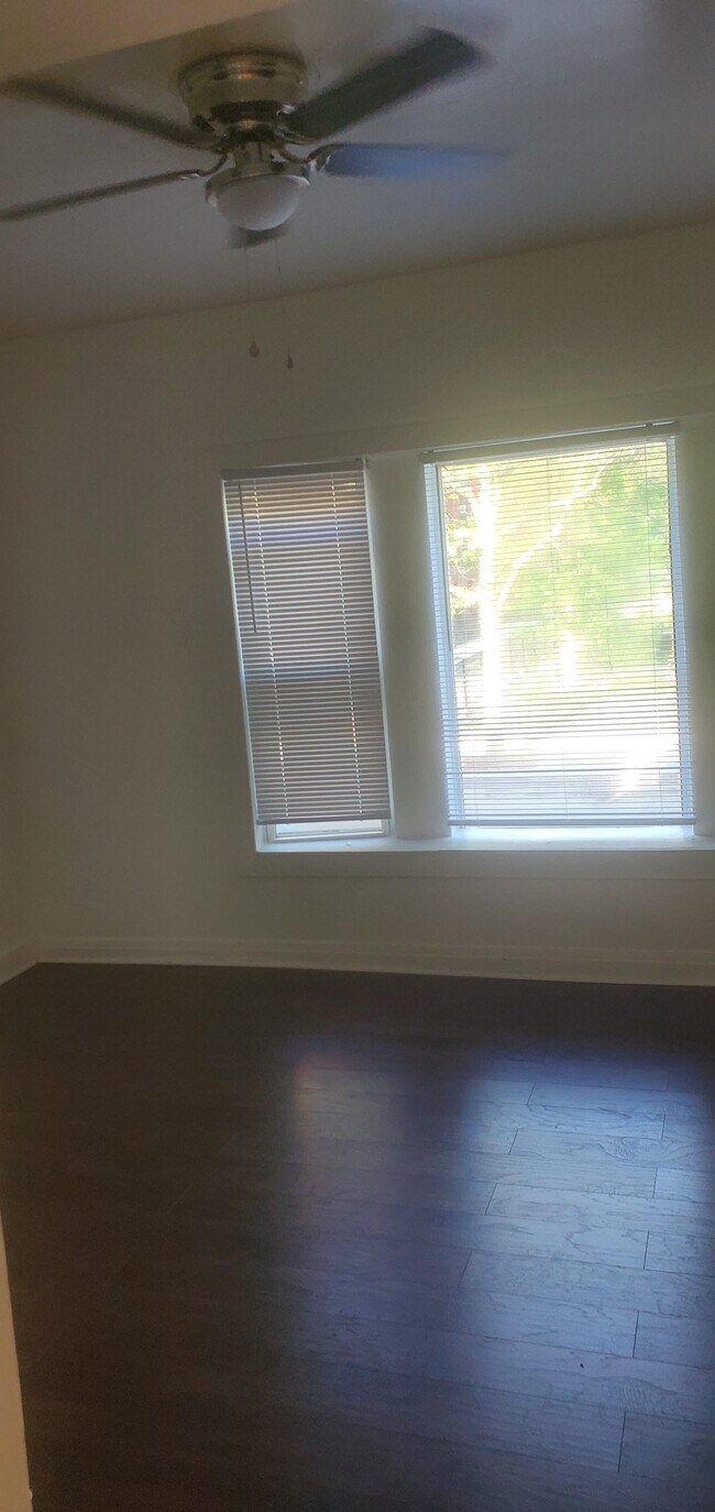 Living Room - 910 W 77th St