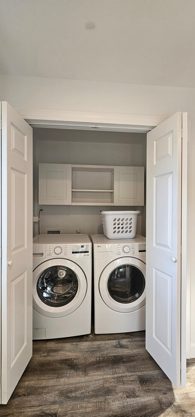 Washer/Dryer - 112 Semple Rd