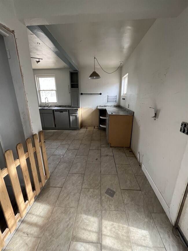 Building Photo - 2 br, 1 bath House - 2602 Lambert Ave