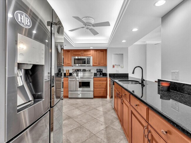 Foto del edificio - 1150 Hillsboro Mile