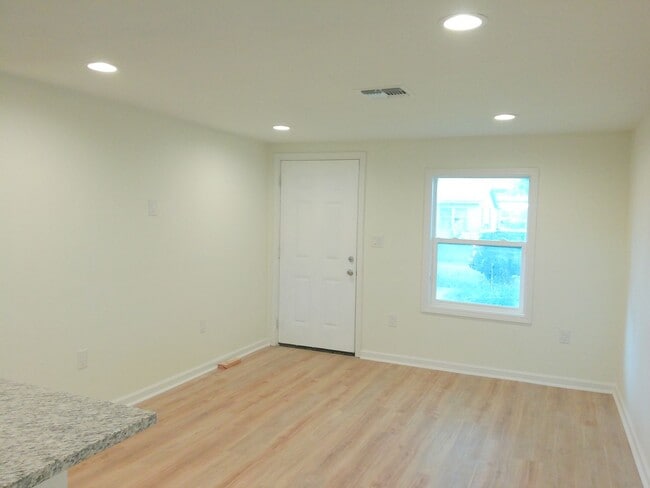 Building Photo - 306 Allison Dr