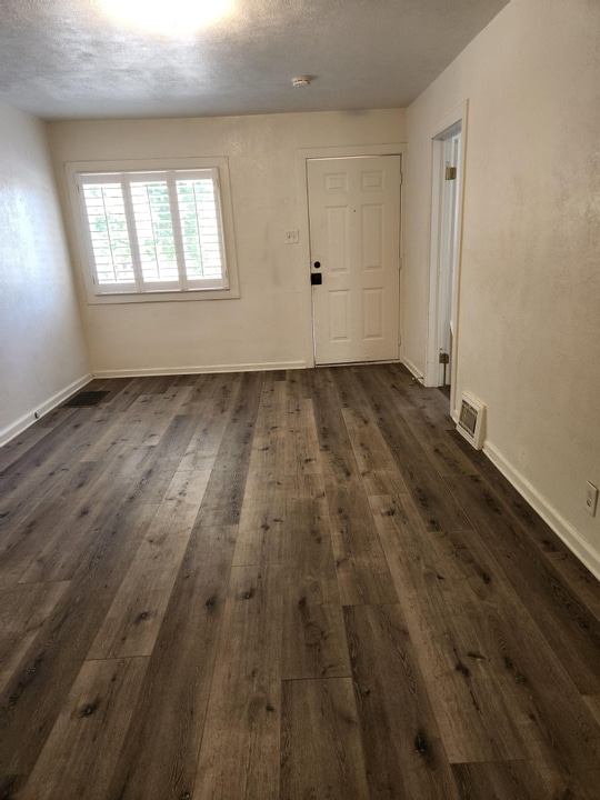 Building Photo - 508 E Cleveland Ave