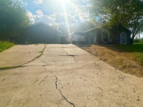 Building Photo - 5101 Purple Sage Dr