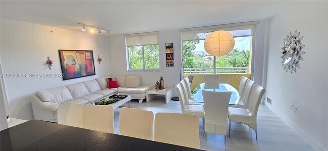 Foto del edificio - 2775 NE 187th St