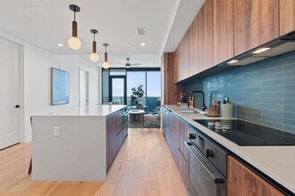 Building Photo - 84 East Ave