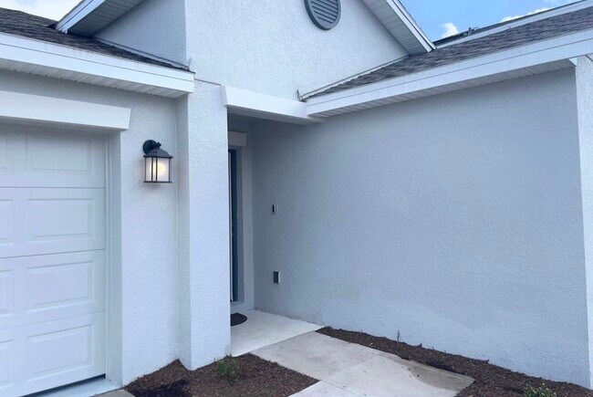 Building Photo - 261 Pineywoods St