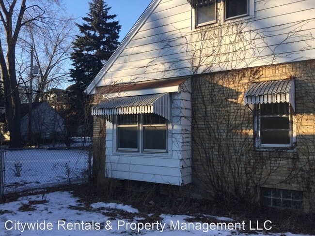Building Photo - 4 br, 1 bath House - 5945 N 39th St