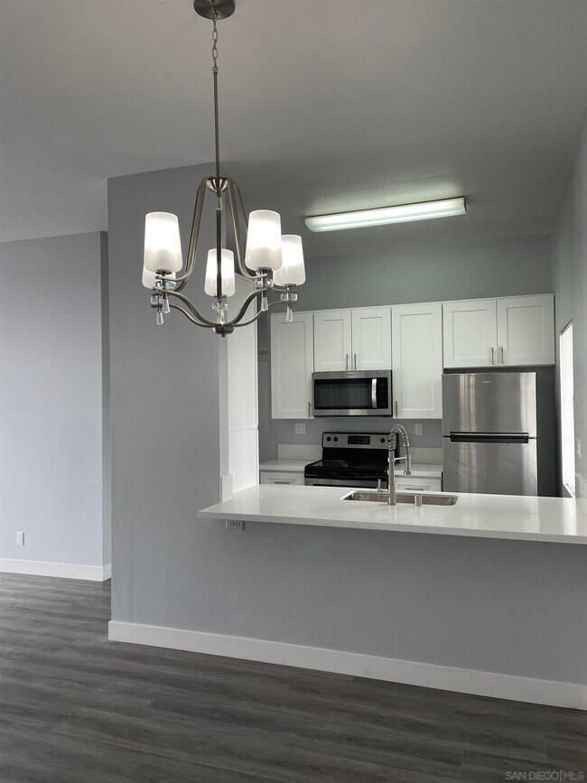 Foto del edificio - 8324 Regents Rd