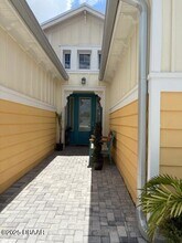 Building Photo - 100 Hang Loose Wy