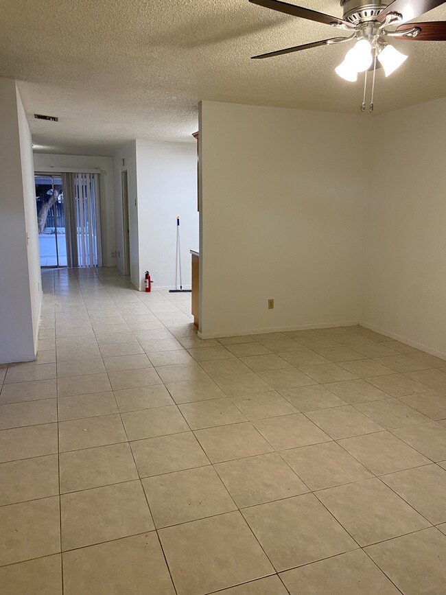 Building Photo - 54 SE Mead Pl