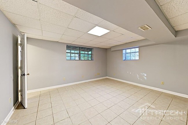 Building Photo - 2822 Quinbery Dr