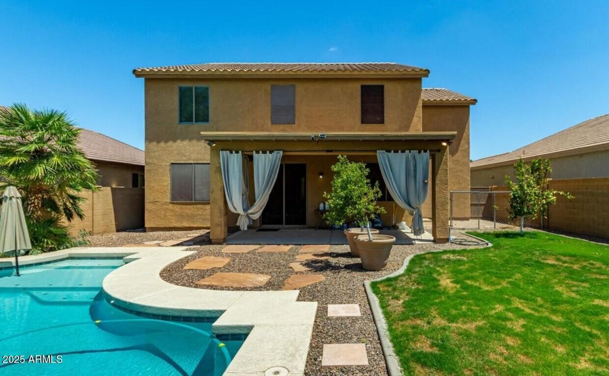 Foto principal - 33002 N Pebble Creek Dr