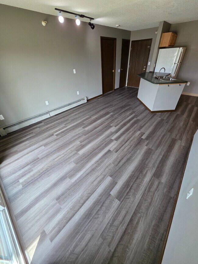 Foto del edificio - 3 Bedroom | 2 Bathroom Ground Floor Unit A...