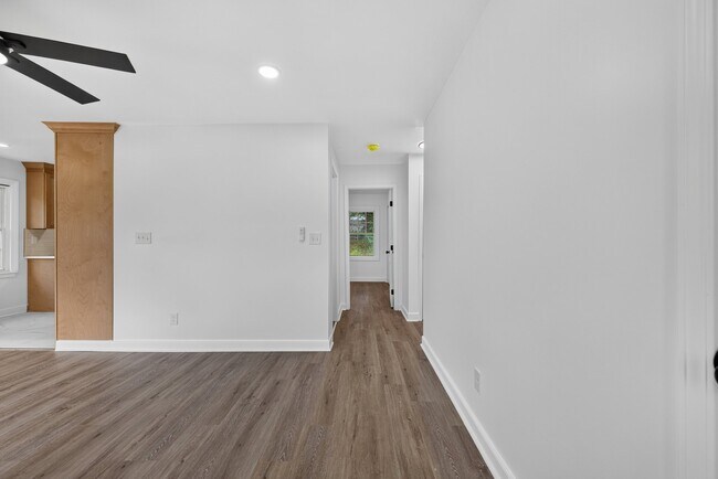 Foto del edificio - 2027 Hilburn Dr SE