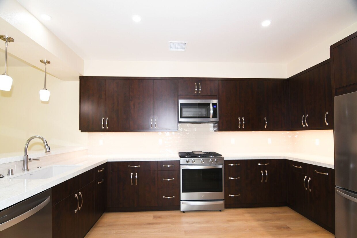 Foto principal - 571 Moss St