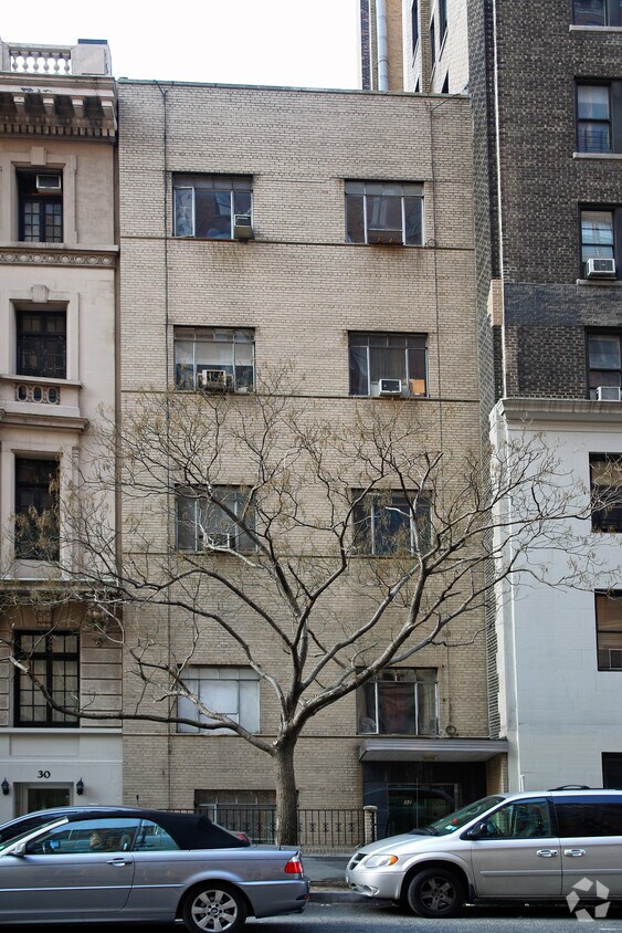 Building Photo - 32 W 72nd St