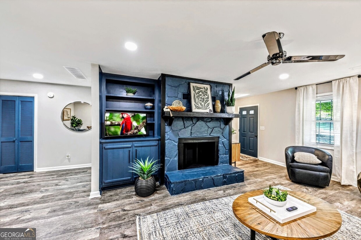 Foto principal - 527 Charing Cross Dr