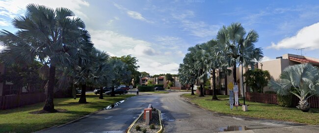 Foto del edificio - 480 W Park Dr