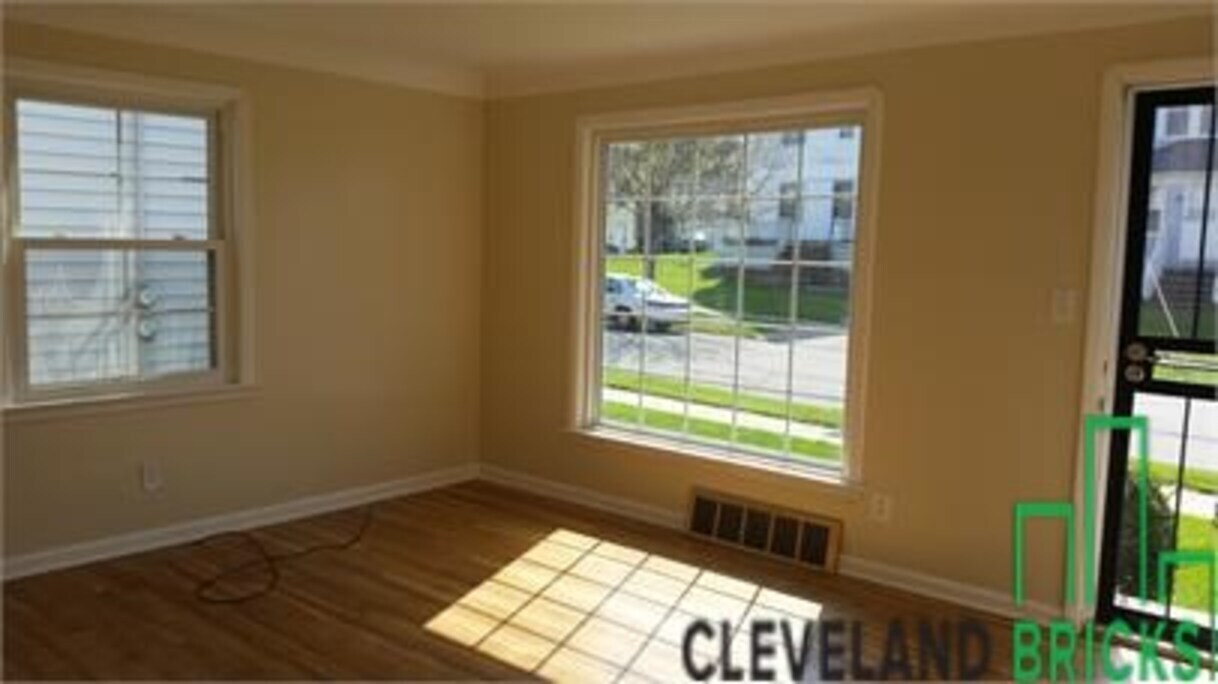 Foto principal - 4417 W 53rd St