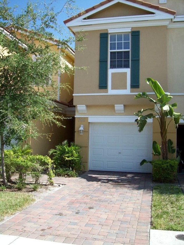 781 Pipers Cay Dr, West Palm Beach, FL 33415 Apartment for Rent in