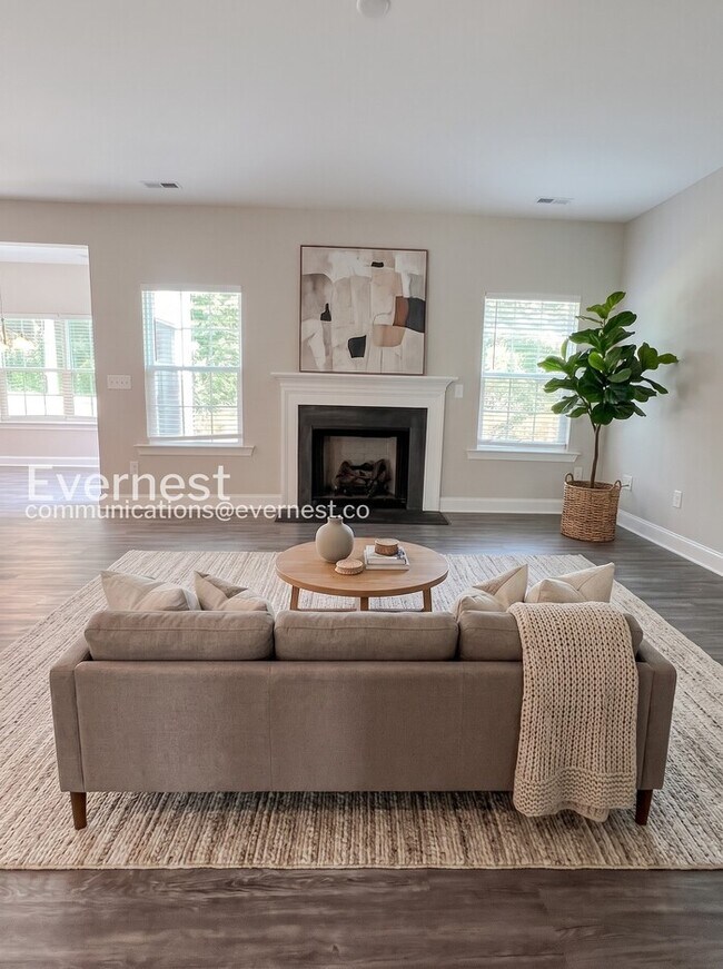 Foto del edificio - Limited Time Special Offer / 4 Bed, 3.5 Bath Home with Garage / Pet-Friendly / Vouchers Accepted ...
