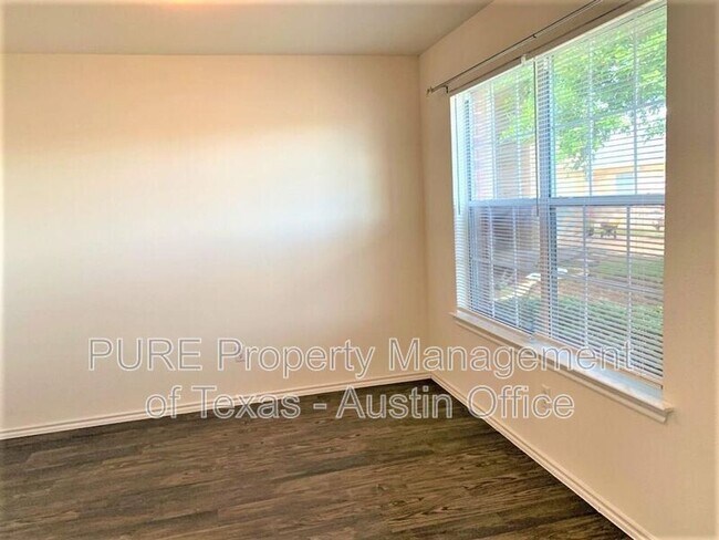 Building Photo - 1005 Bluff Meadow Cove